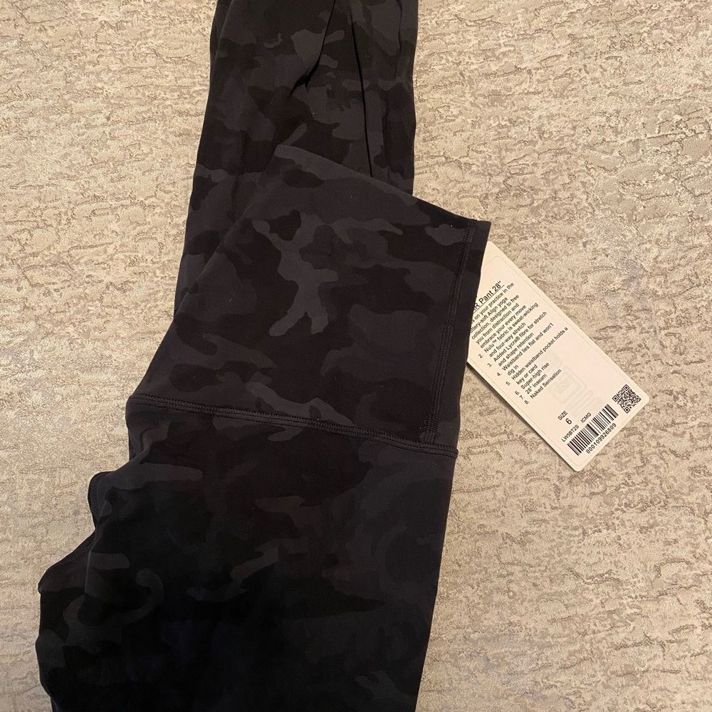 BRAND NEW Lululemon Camo Align Leggings 28”